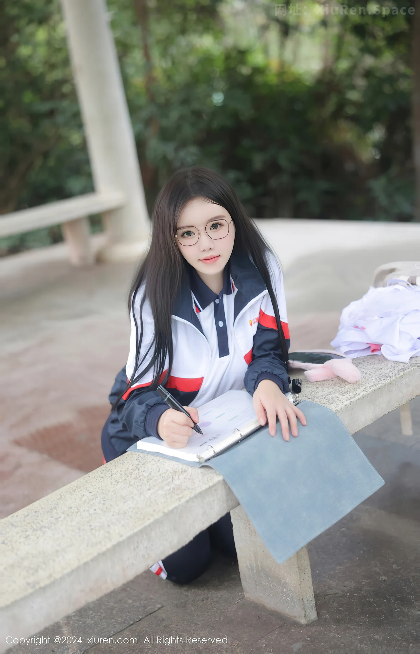 图片[5]-[XiuRen秀人网]VOL.8335 模特小薯条nienie户外性感学生运动装露超薄肉丝撩人诱惑写真88P-秀人网官方网站